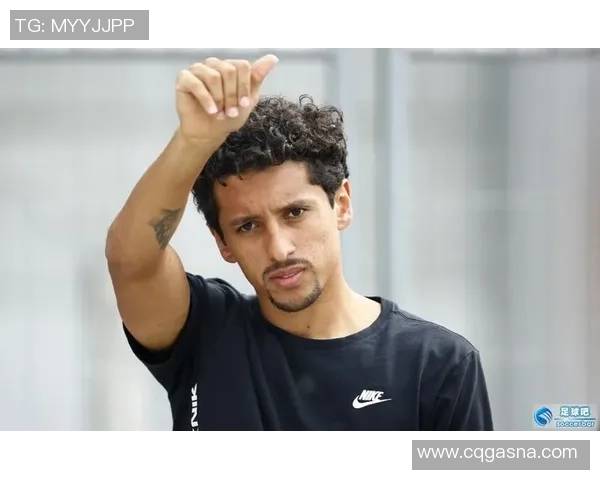 马尔基尼奥斯：从天赋少年到足球场上的防守巨星之路